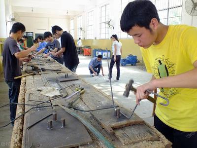 勞務(wù)派遣將黑手伸向?qū)W生工,職校中介聯(lián)合,用工市場(chǎng)缺乏信任